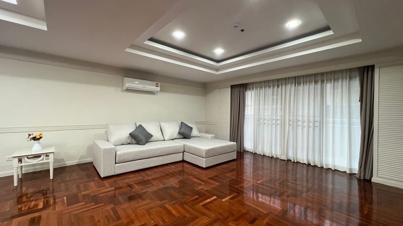 M Towers Sukhumvit 35