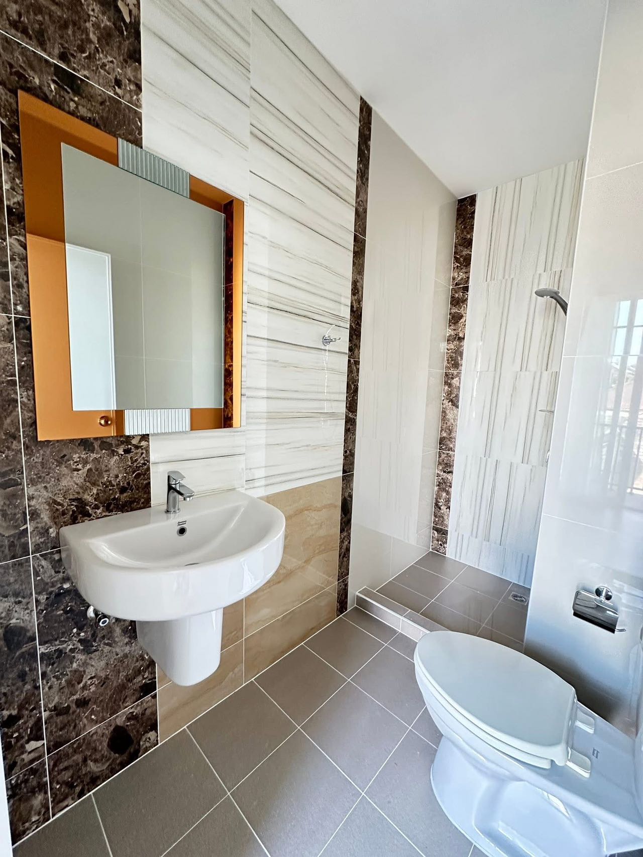 Golden Town 联排别墅