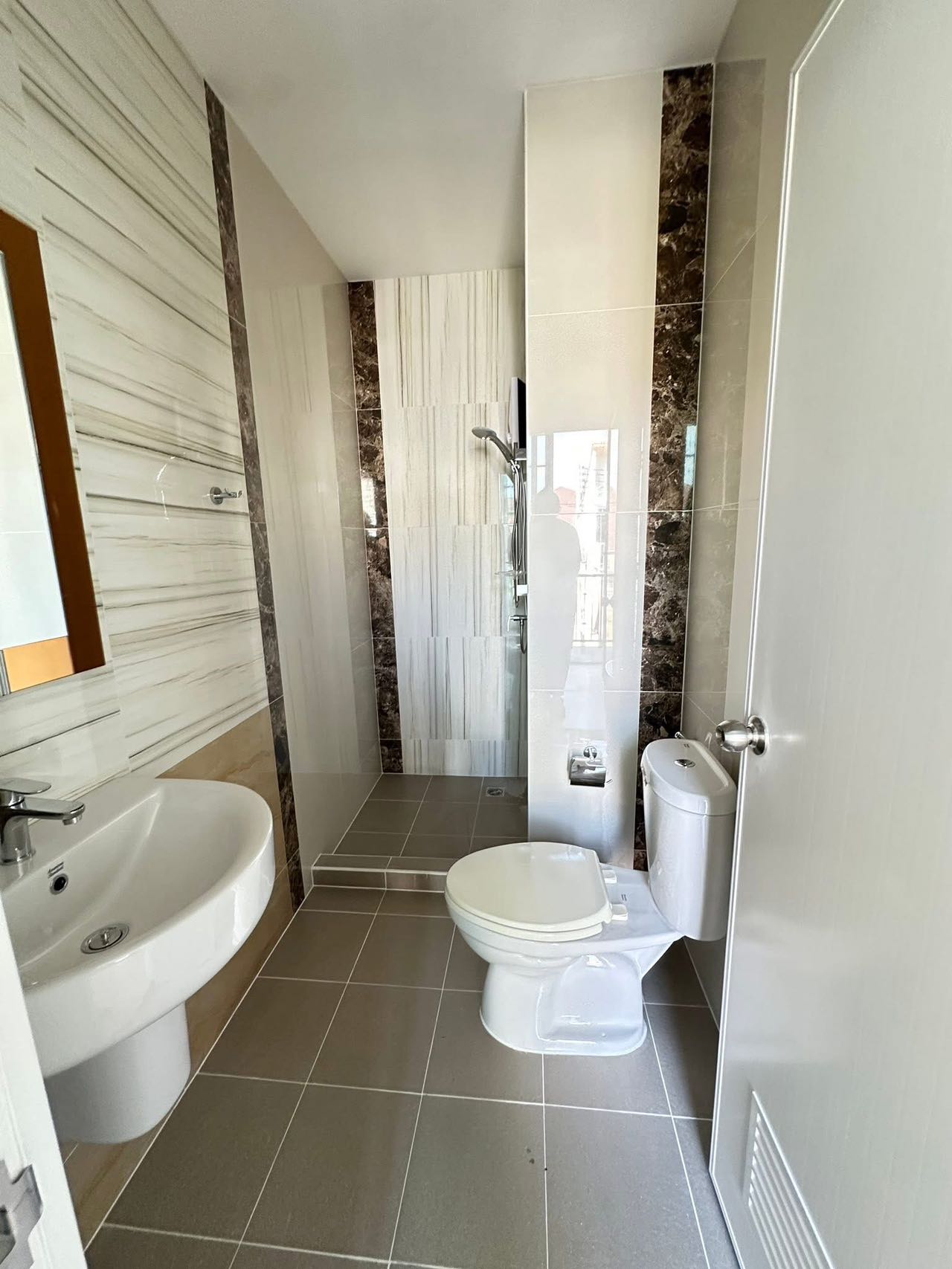 Golden Town 联排别墅