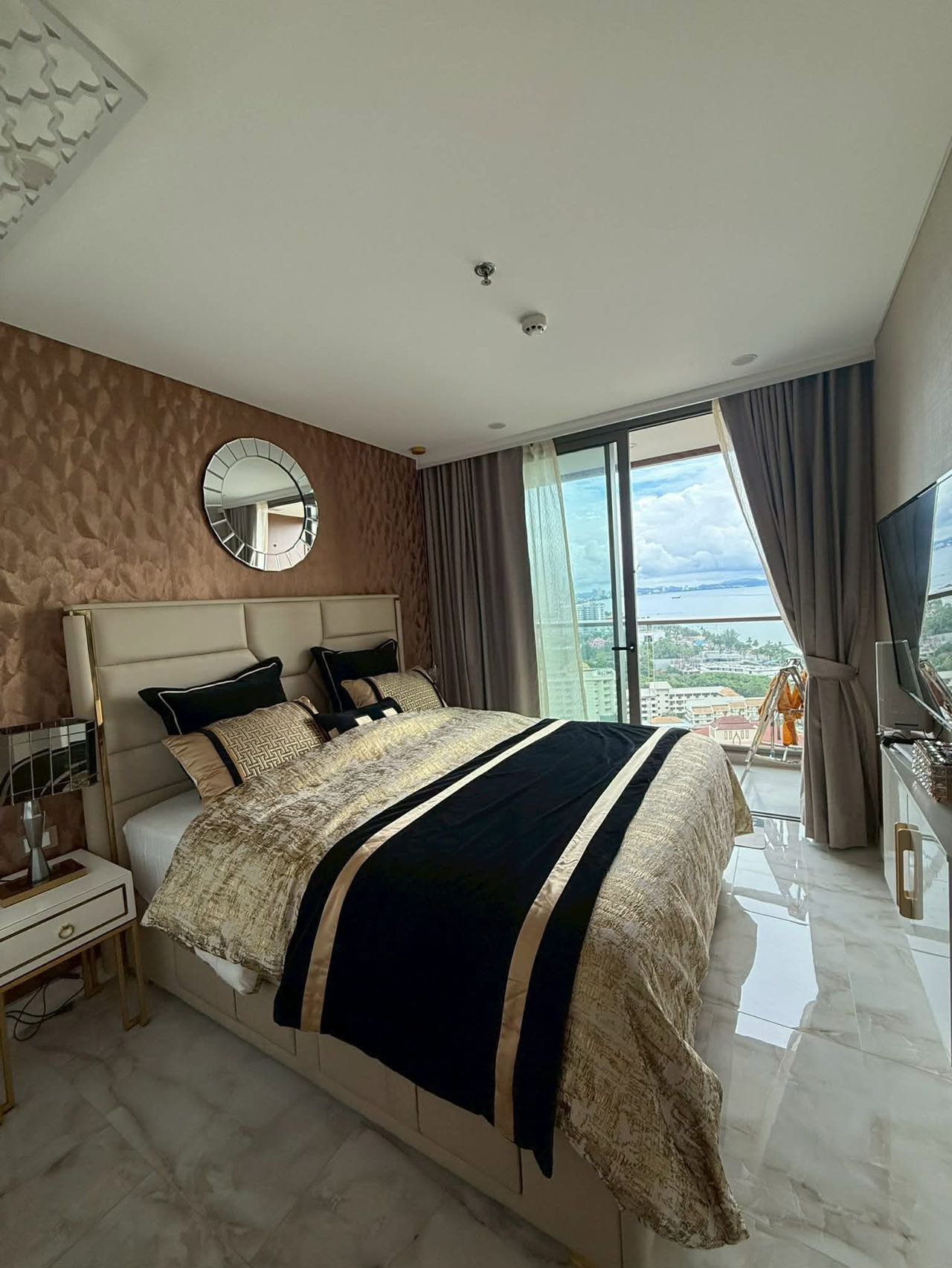 乔木提恩科帕卡巴纳海滩