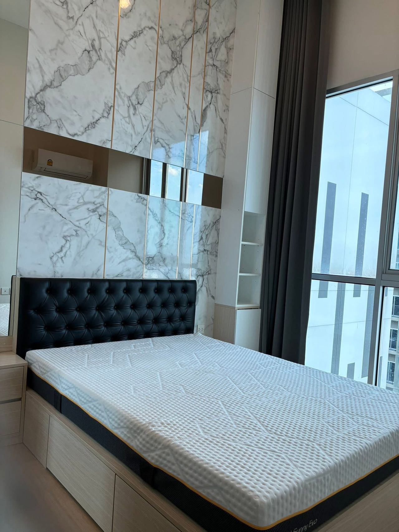 Noble Revolve Ratchada 1