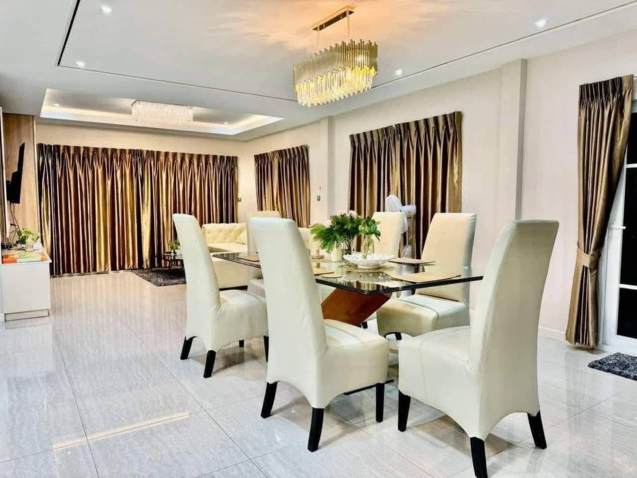 芭堤雅泳池别墅