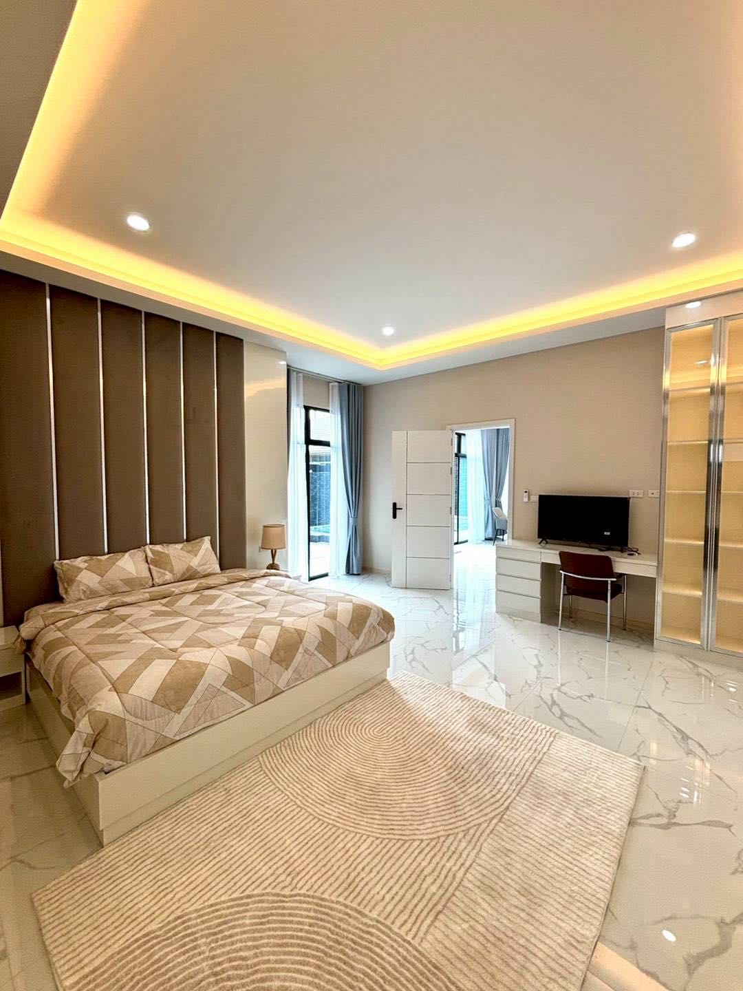 玛普拉占湖附近泳池别墅出租