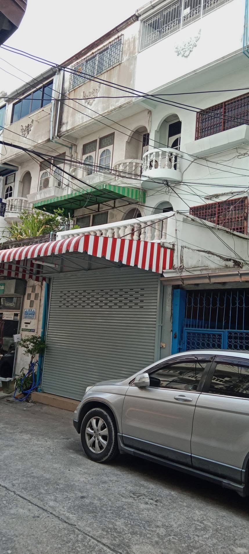 Office MRT Sutthisan