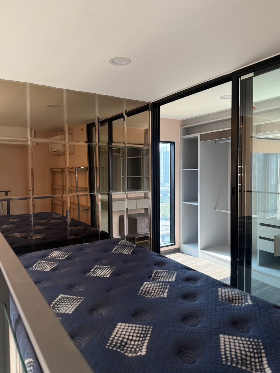 knightsbridge Space Rama 9 复试