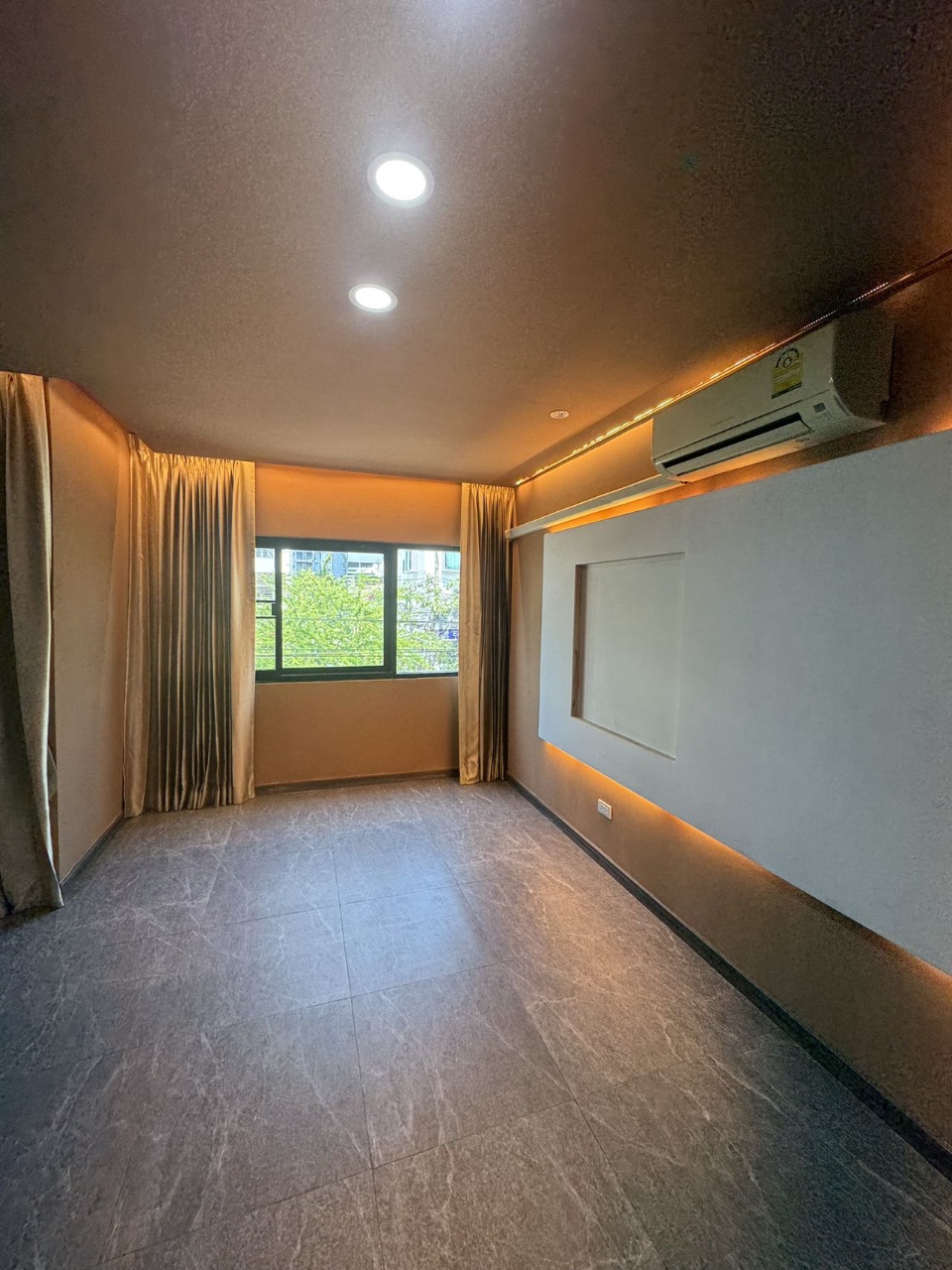 Home Office Rama9联排商住