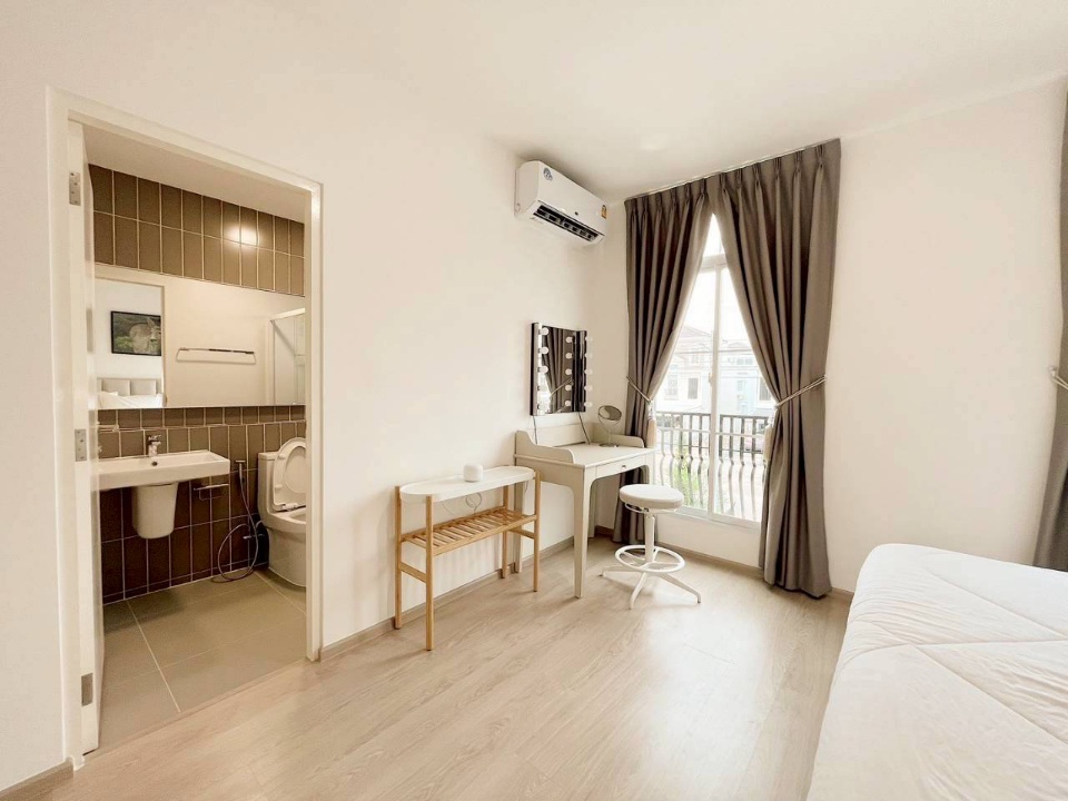 Indy Bangna Ramkhamhaeng2 联排别墅