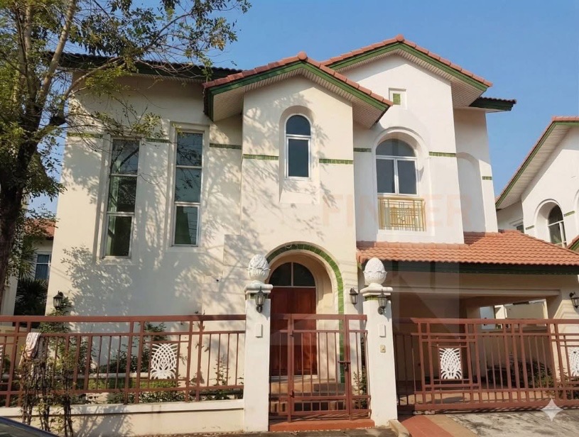 Rasa Spanish Courtyard