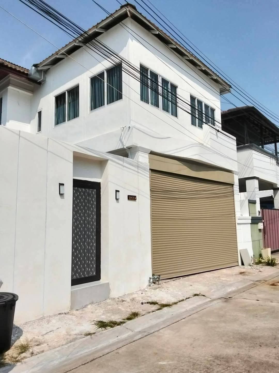 Chateau Dale Residence