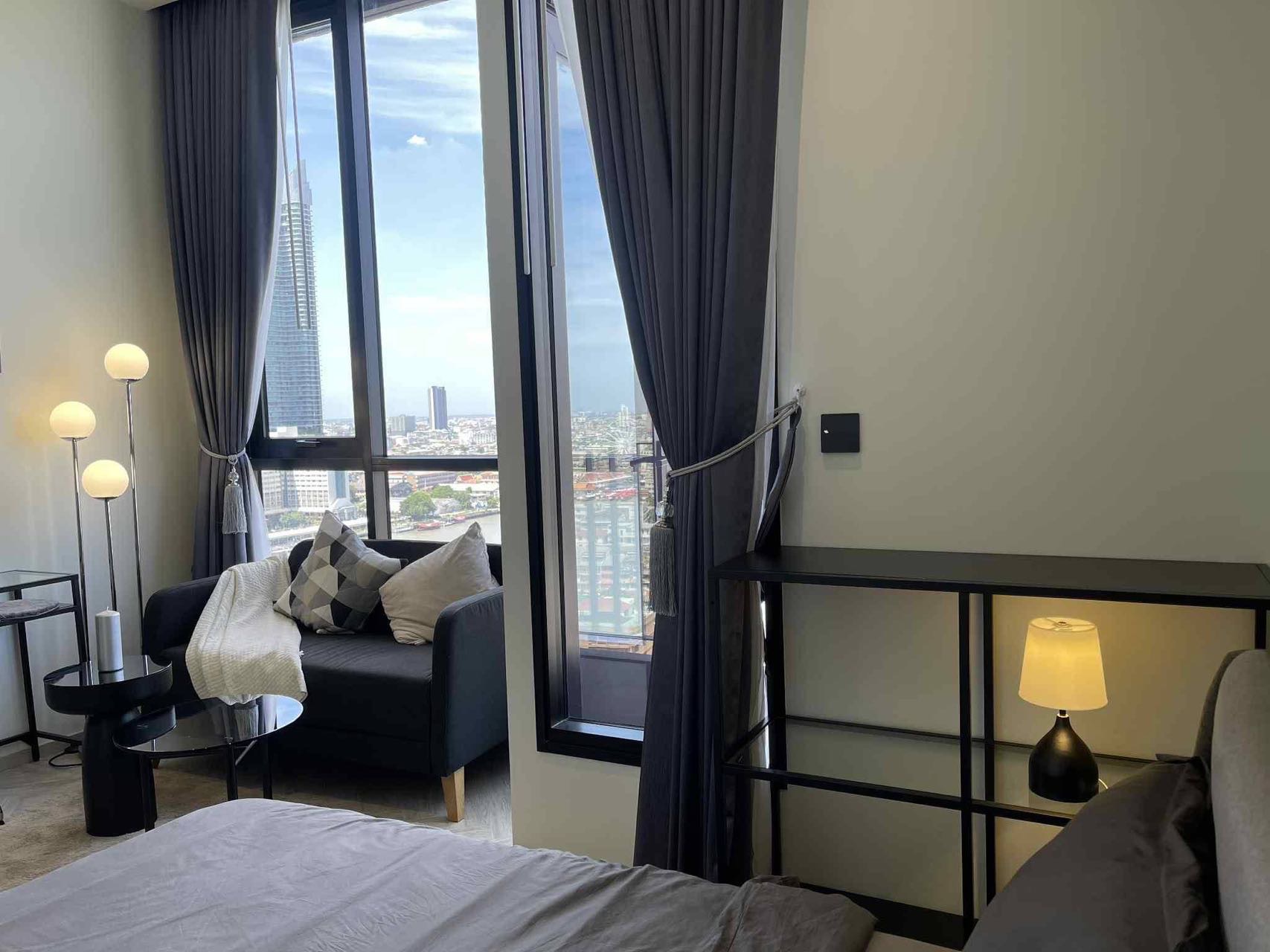 Chapter Charoennakorn Riverside