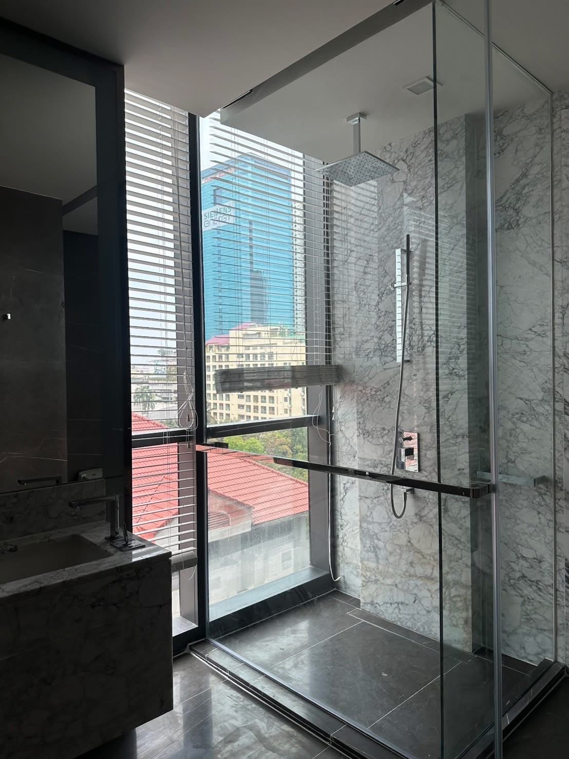 The Monument Thonglor