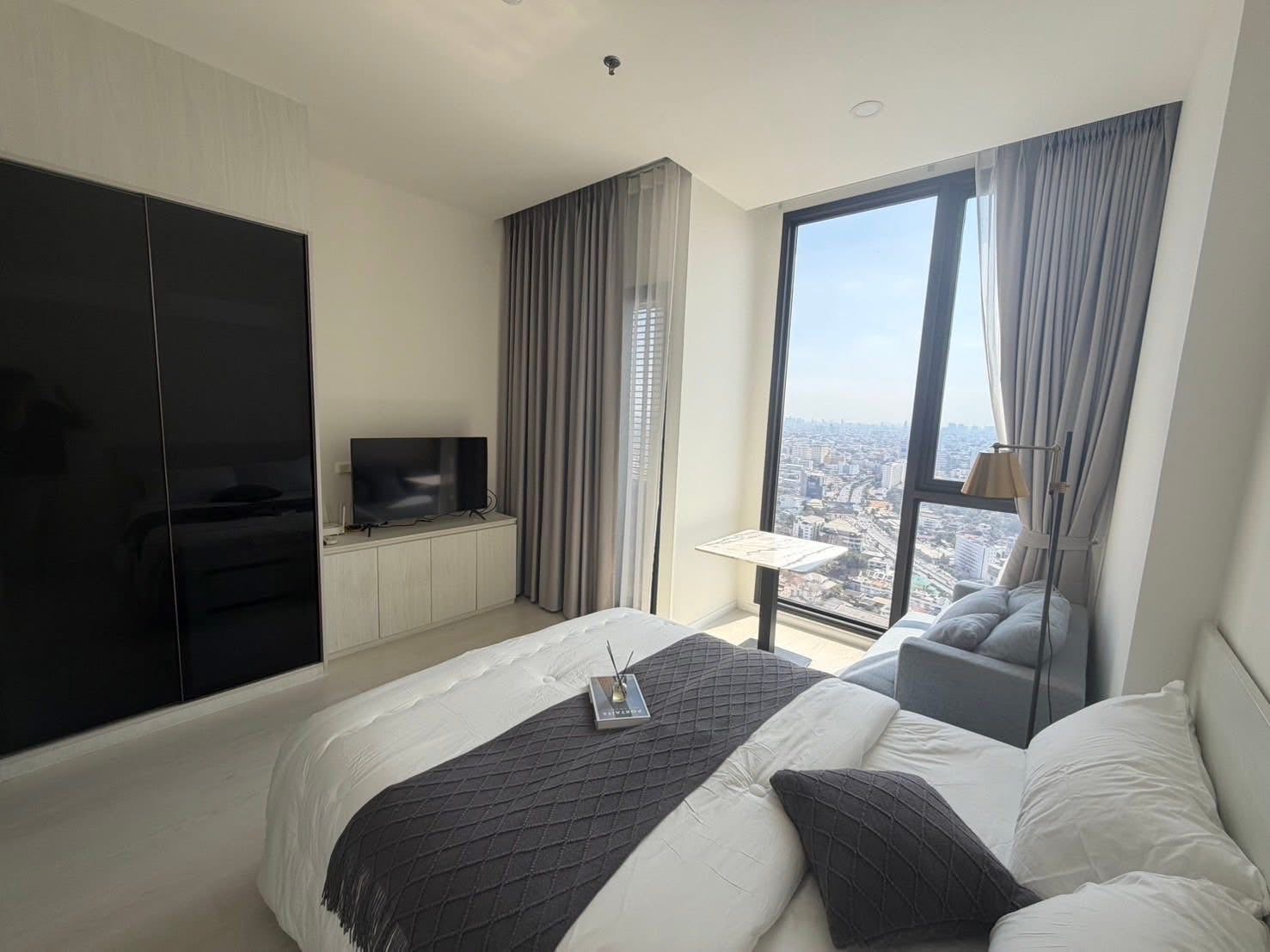 Mazarine Ratchayothin