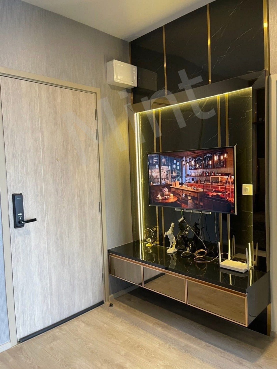 The tree phattanakran Ekkamai