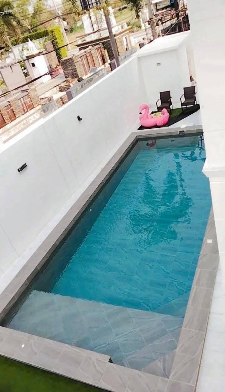 Chateau Dale Residence