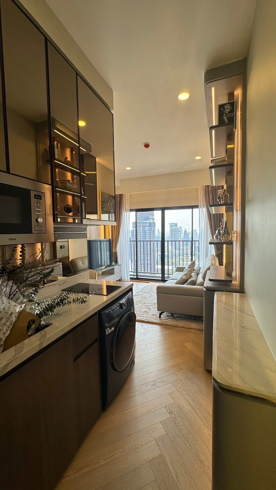 Park Origin Phrom Phong