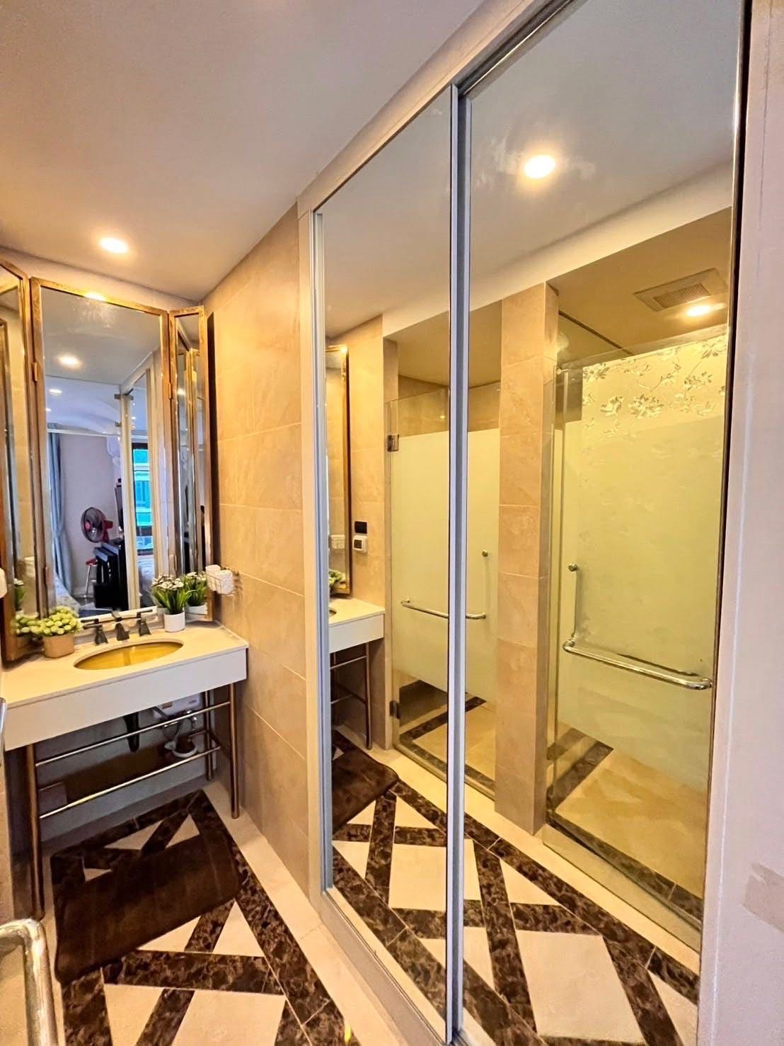 Espana Condo Resort 