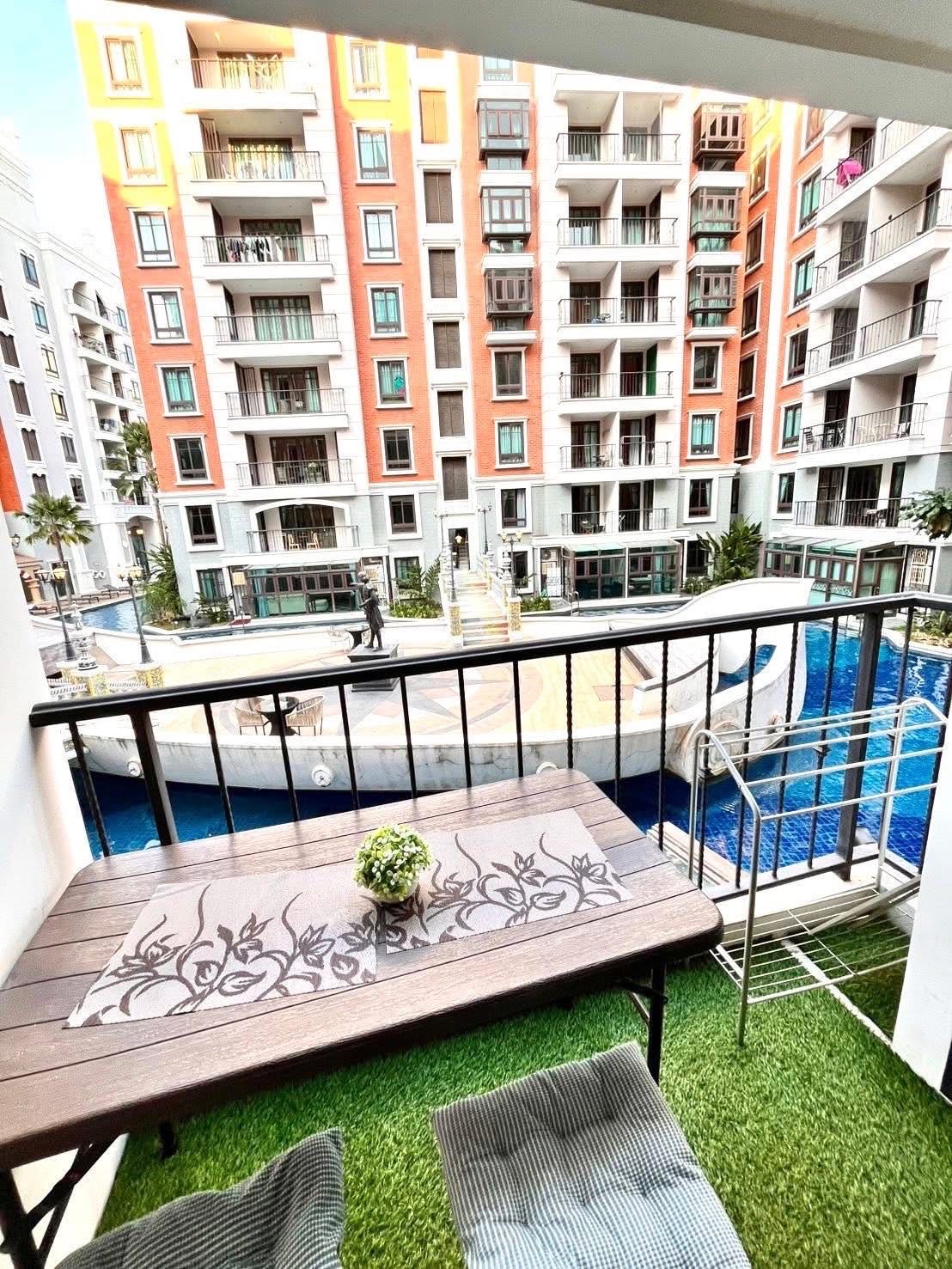 Espana Condo Resort 