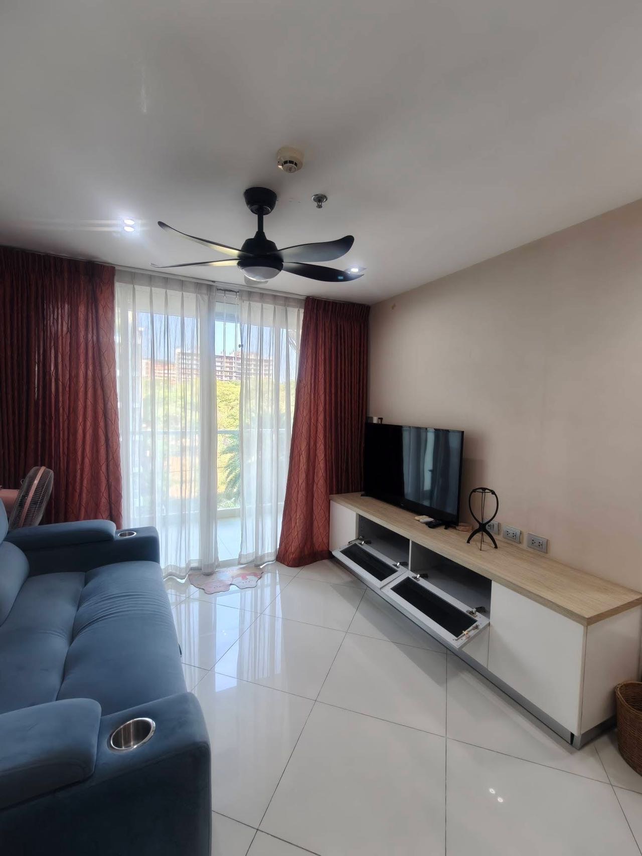 The View Cozy Beach Residence