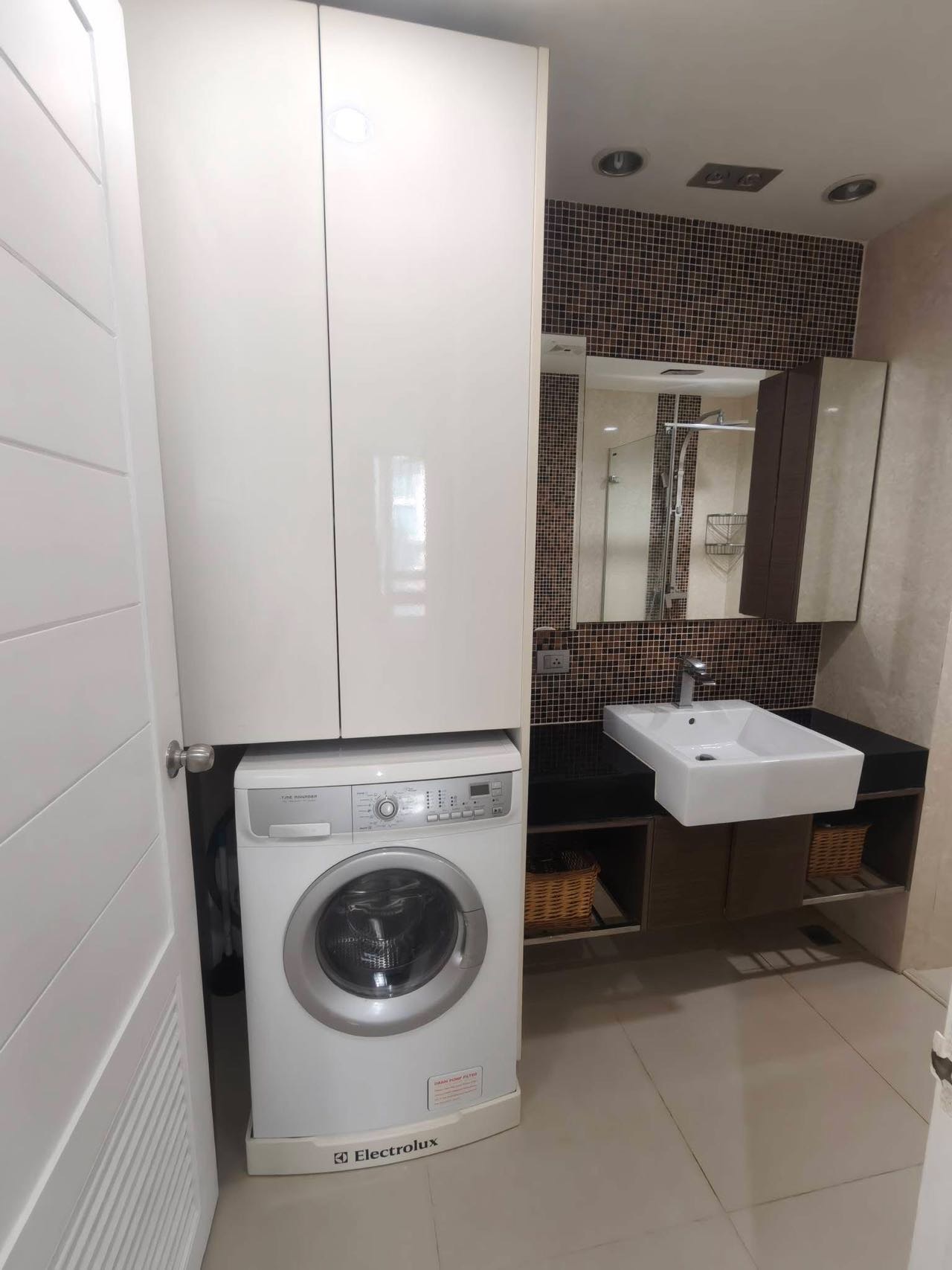 The View Cozy Beach Residence