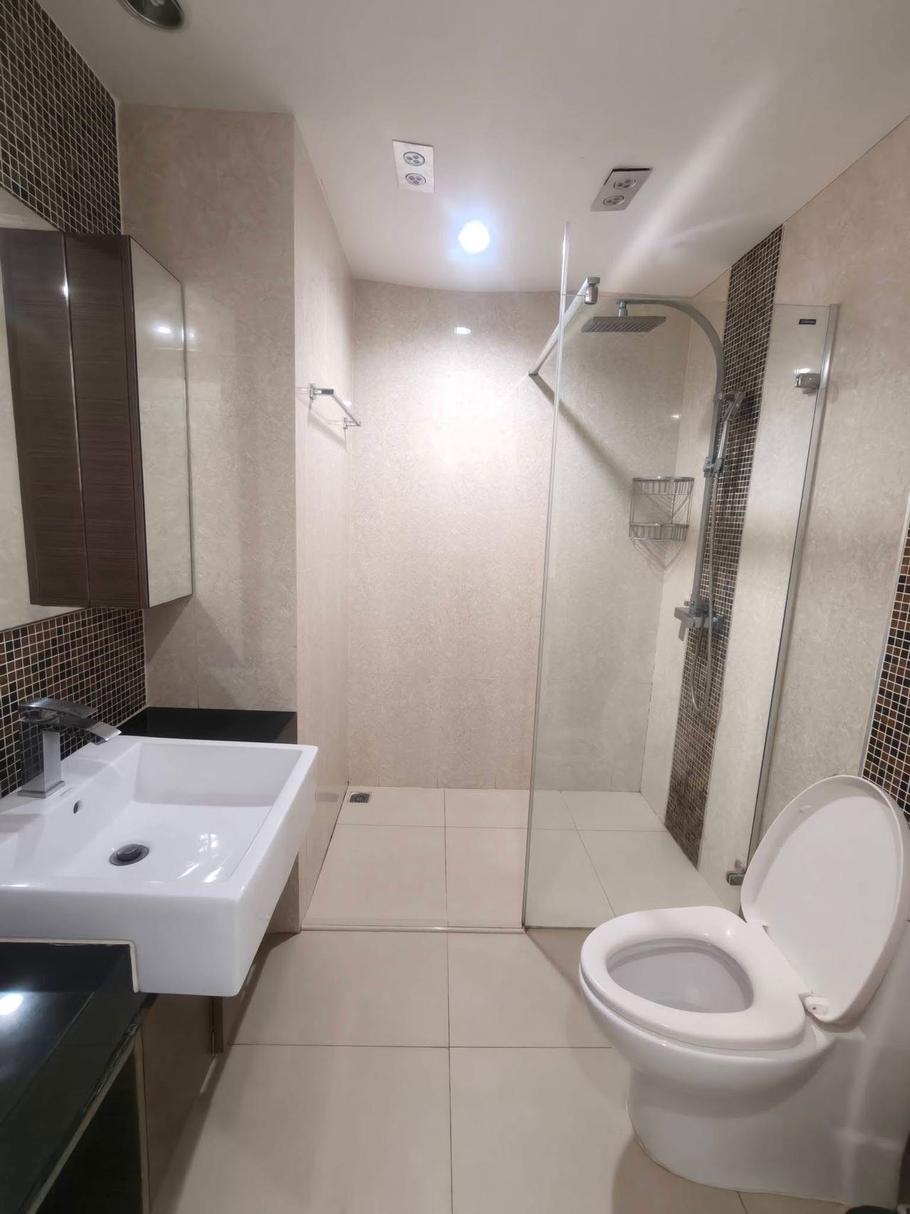 The View Cozy Beach Residence