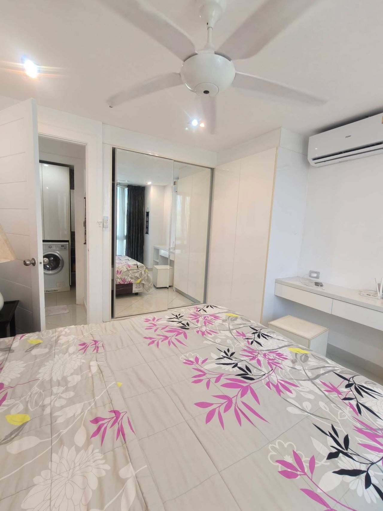 The View Cozy Beach Residence