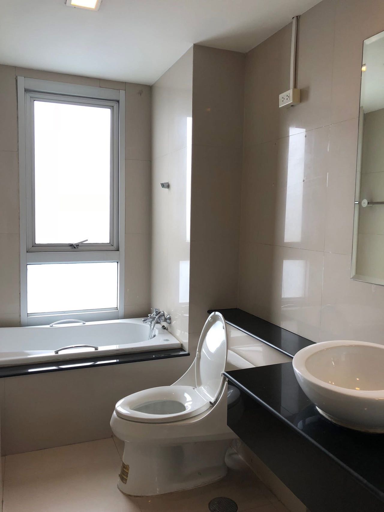 Nusasiri Grand Condo Ekamai