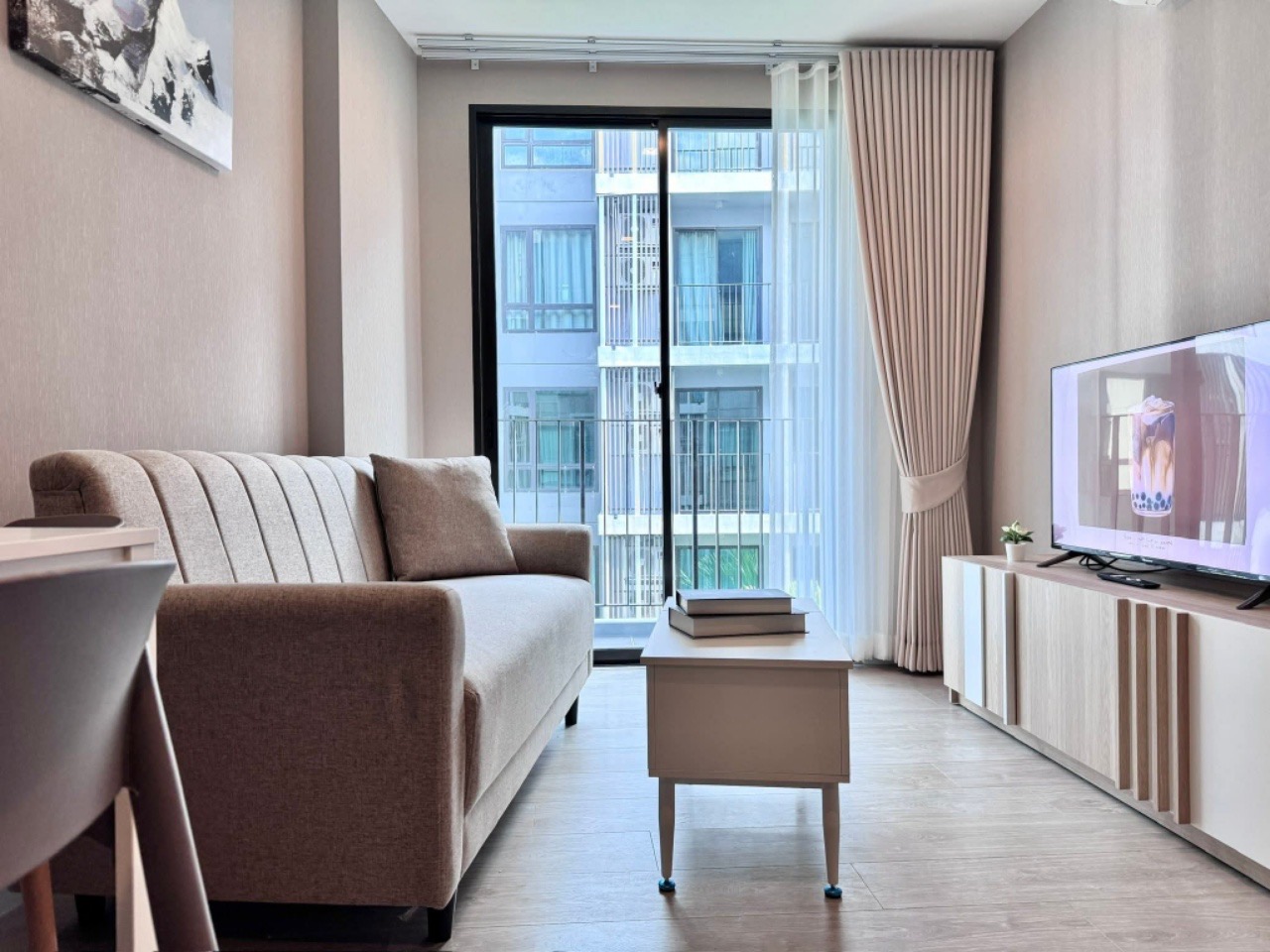 Metro Luxe Riverfront Rattanathibet