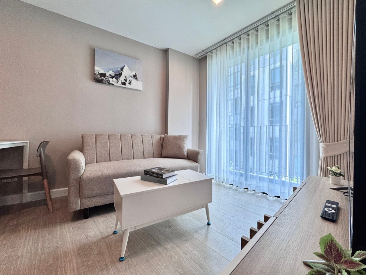 Metro Luxe Riverfront Rattanathibet