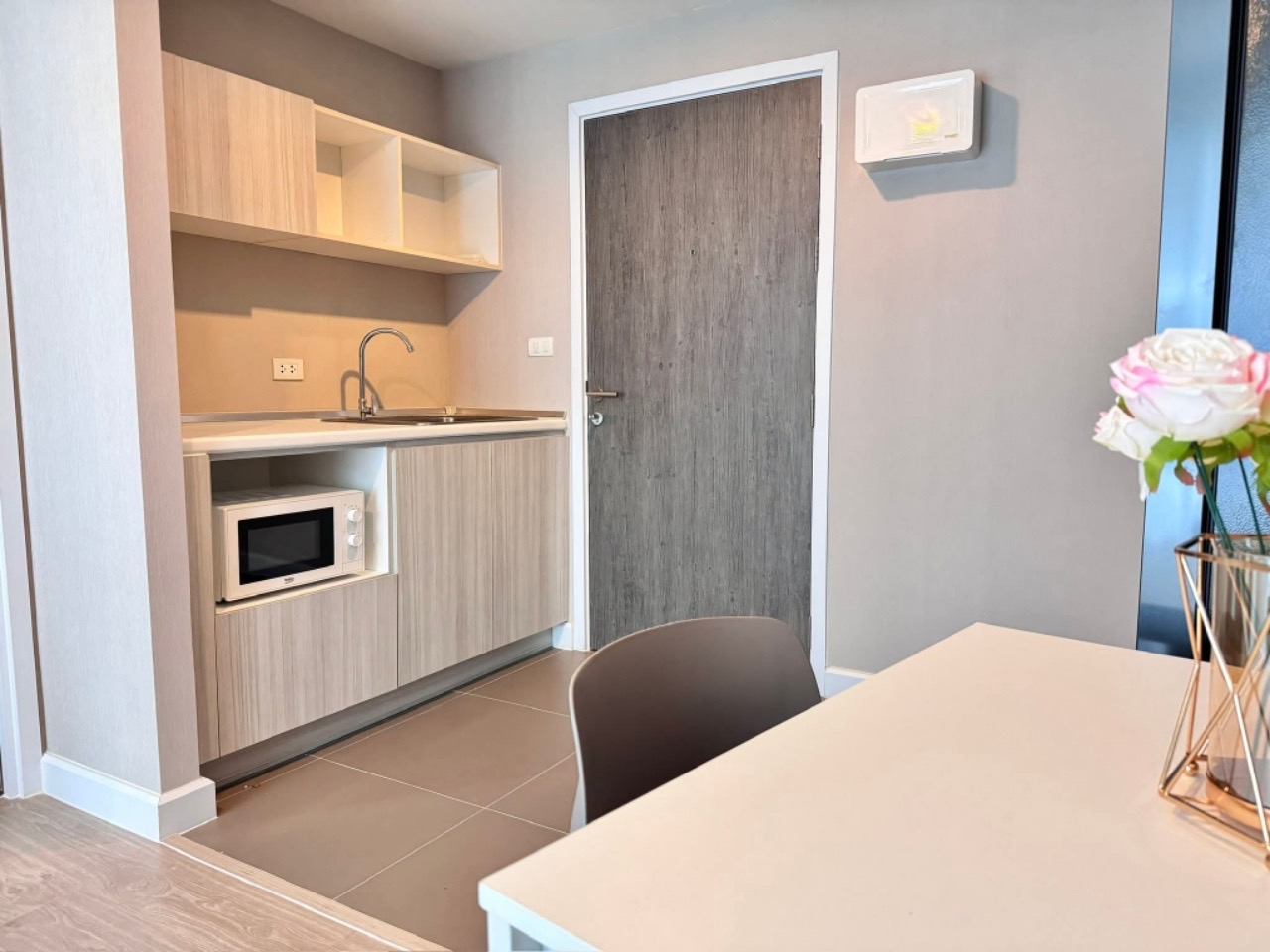 Metro Luxe Riverfront Rattanathibet