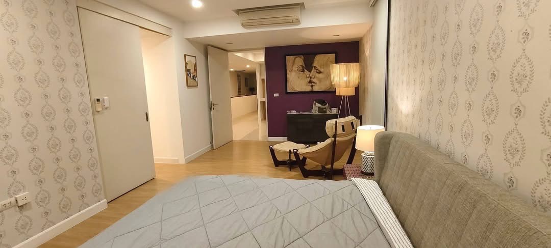 Courtyard Villa Rama 9- Wongwaen