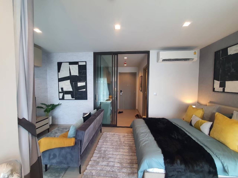 Life Asoke Rama 9